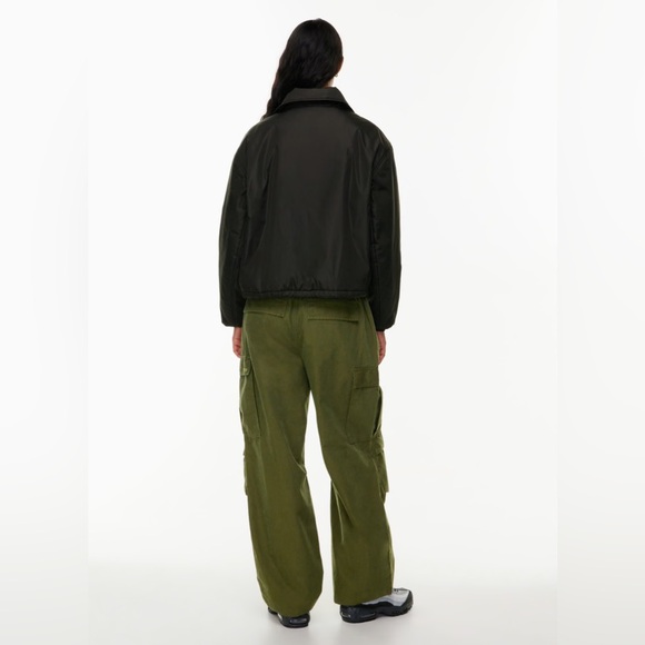 tna coaches puffer short - Picture 4 of 7